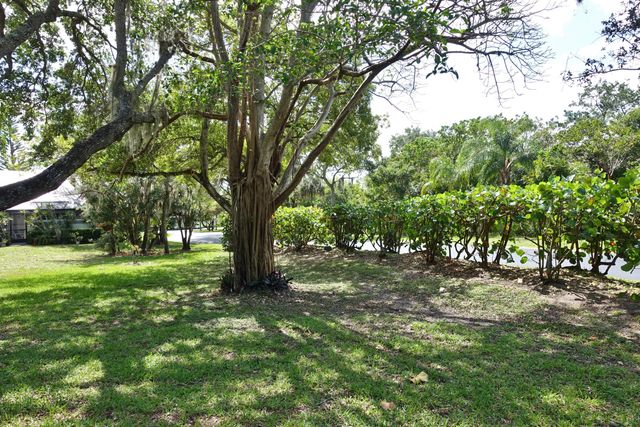 5190 SE Seascape Way 103, Stuart, FL 34997