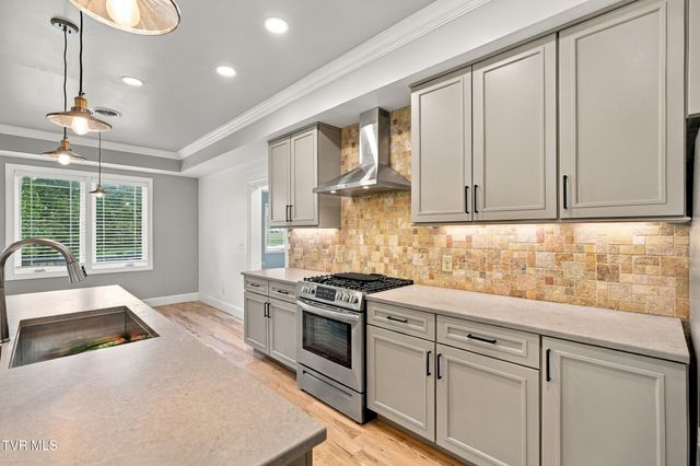 121 Carriage Lane, Blountville, TN 37617