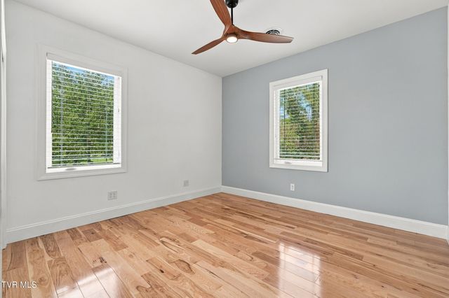121 Carriage Lane, Blountville, TN 37617