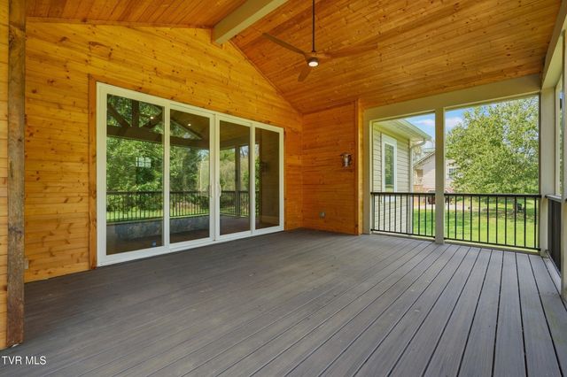 121 Carriage Lane, Blountville, TN 37617