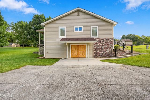121 Carriage Lane, Blountville, TN 37617