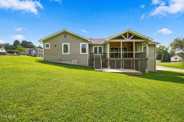 121 Carriage Lane, Blountville, TN 37617