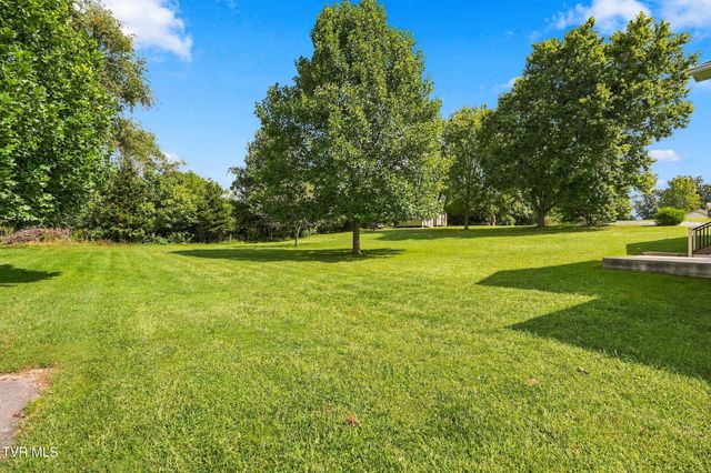 121 Carriage Lane, Blountville, TN 37617