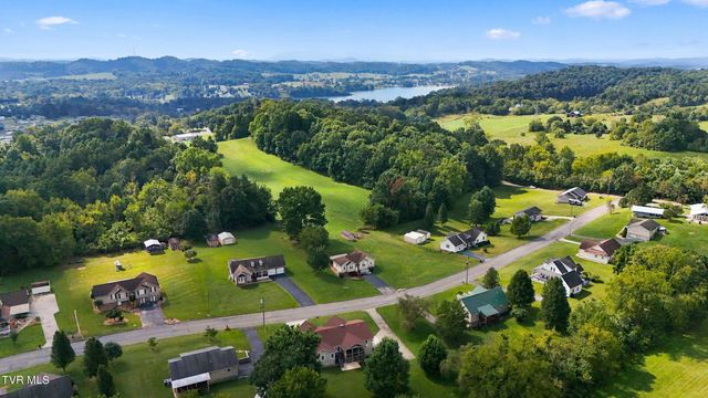 121 Carriage Lane, Blountville, TN 37617