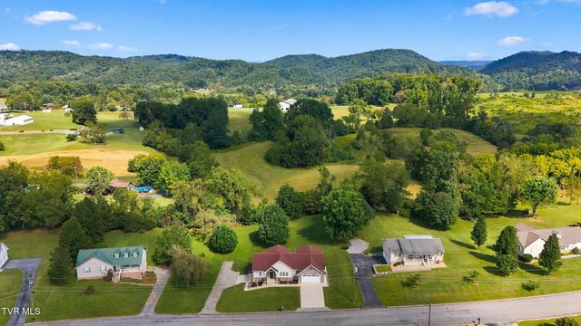 121 Carriage Lane, Blountville, TN 37617