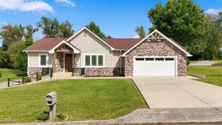121 Carriage Lane, Blountville, TN 37617
