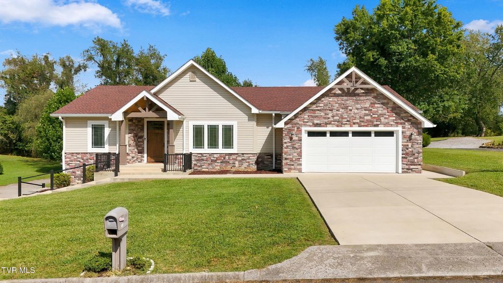 121 Carriage Lane, Blountville, TN 37617
