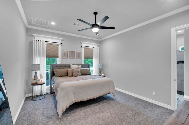 1141 Hayfield Drive, Midlothian, TX 76065