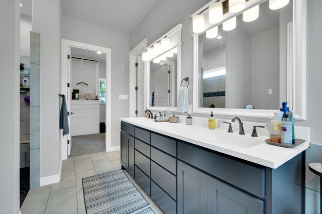 1141 Hayfield Drive, Midlothian, TX 76065