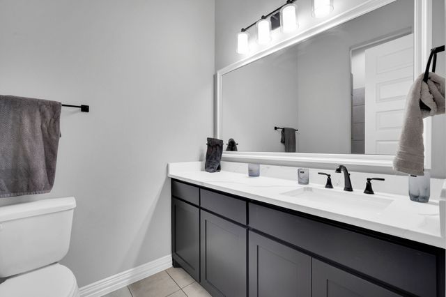 1141 Hayfield Drive, Midlothian, TX 76065