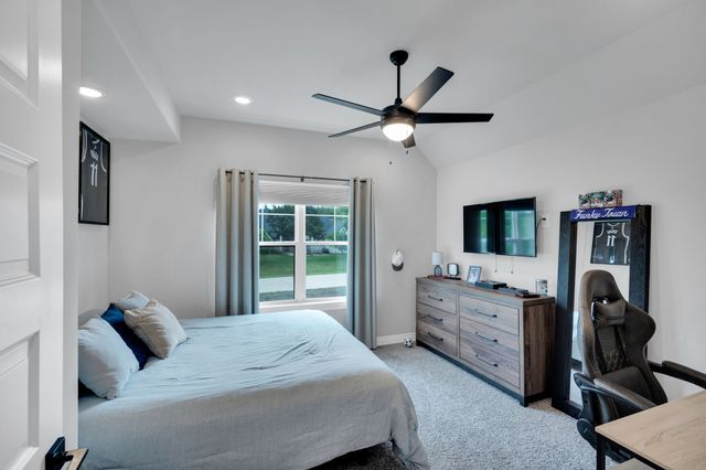 1141 Hayfield Drive, Midlothian, TX 76065