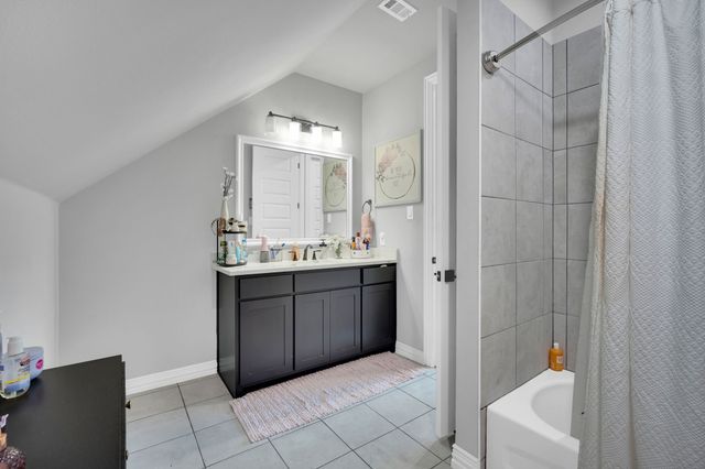 1141 Hayfield Drive, Midlothian, TX 76065