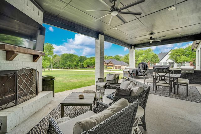 1141 Hayfield Drive, Midlothian, TX 76065