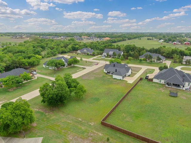 1141 Hayfield Drive, Midlothian, TX 76065