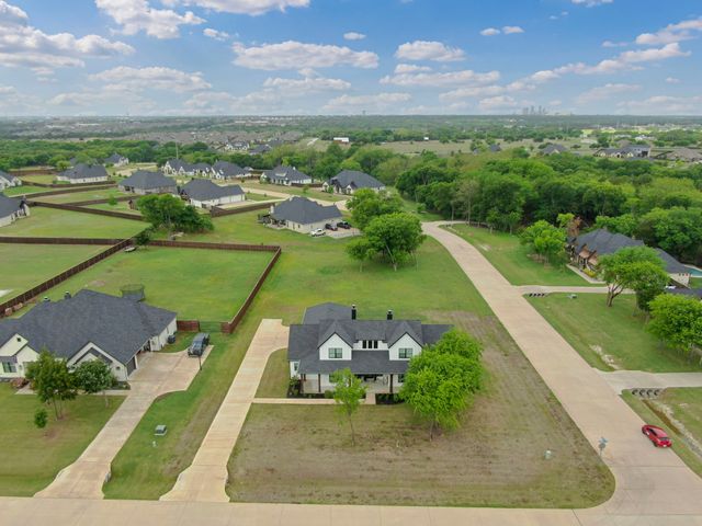 1141 Hayfield Drive, Midlothian, TX 76065