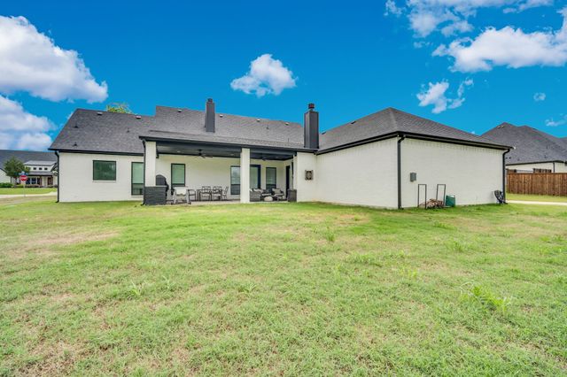 1141 Hayfield Drive, Midlothian, TX 76065
