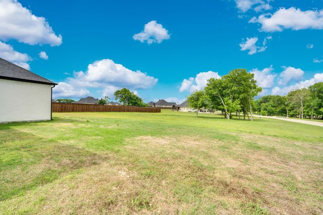 1141 Hayfield Drive, Midlothian, TX 76065
