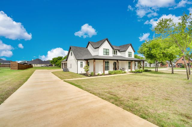 1141 Hayfield Drive, Midlothian, TX 76065