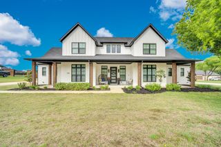1141 Hayfield Drive, Midlothian, TX 76065
