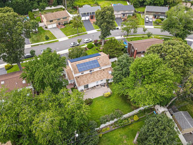 41 Apple Tree Drive, Hauppauge, NY 11788