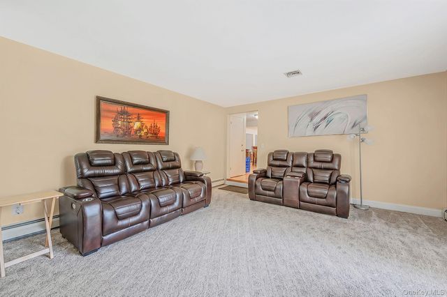 41 Apple Tree Drive, Hauppauge, NY 11788