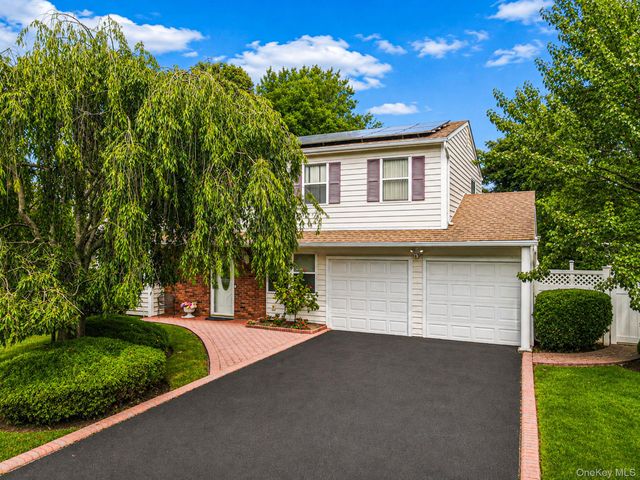 41 Apple Tree Drive, Hauppauge, NY 11788