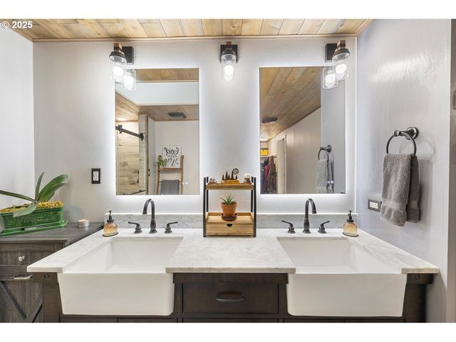 15441 S UNION MILLS Rd, Mulino, OR 97042