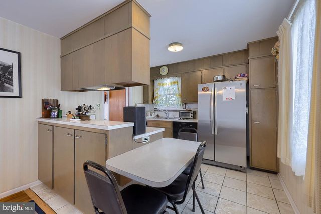 509 OAK GROVE DR, Lancaster, PA 17601