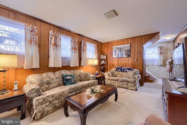 509 OAK GROVE DR, Lancaster, PA 17601