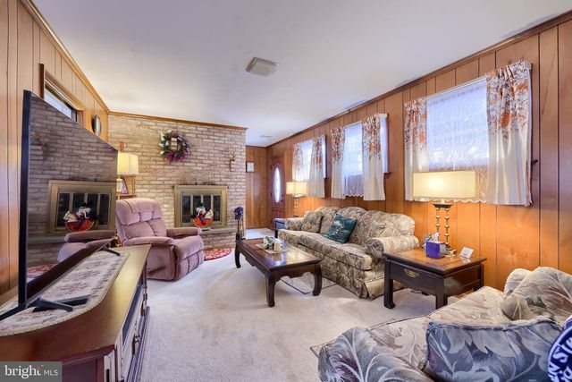 509 OAK GROVE DR, Lancaster, PA 17601