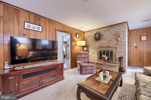 509 OAK GROVE DR, Lancaster, PA 17601