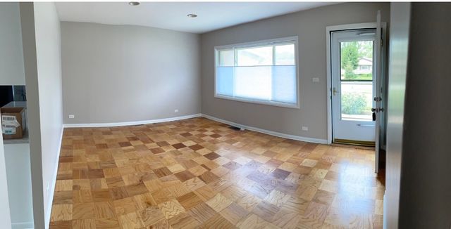 1087 Leahy Circle E, Des Plaines, IL 60016