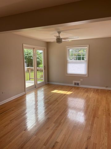 1087 Leahy Circle E, Des Plaines, IL 60016