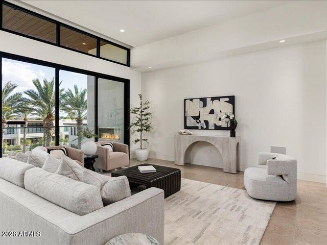 6587 N PALMERAIE Boulevard 3004, Paradise Valley, AZ 85253
