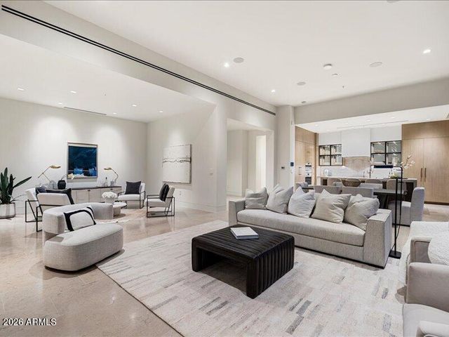 6587 N PALMERAIE Boulevard 3004, Paradise Valley, AZ 85253