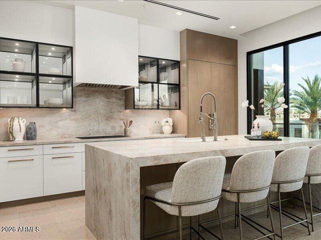 6587 N PALMERAIE Boulevard 3004, Paradise Valley, AZ 85253