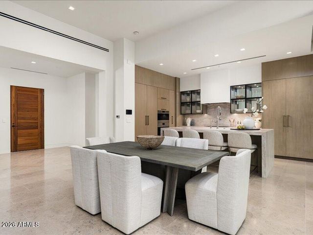 6587 N PALMERAIE Boulevard 3004, Paradise Valley, AZ 85253