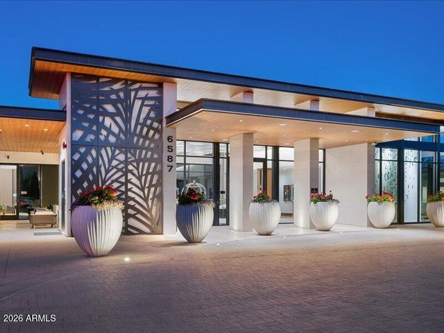 6587 N PALMERAIE Boulevard 3004, Paradise Valley, AZ 85253