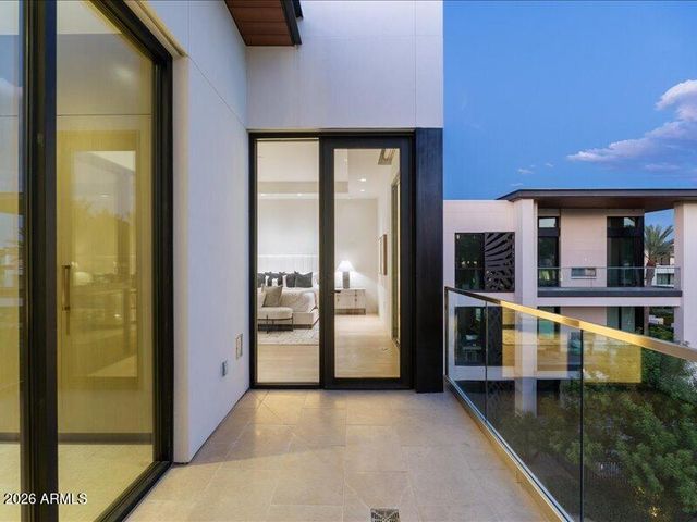 6587 N PALMERAIE Boulevard 3004, Paradise Valley, AZ 85253