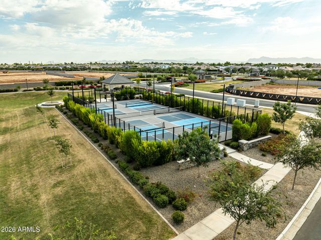 2523 E BLUE SAGE Road 106, Gilbert, AZ 85297
