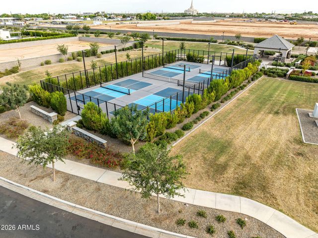 2523 E BLUE SAGE Road 106, Gilbert, AZ 85297