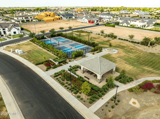 2523 E BLUE SAGE Road 106, Gilbert, AZ 85297