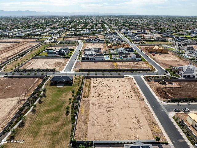 2523 E BLUE SAGE Road 106, Gilbert, AZ 85297