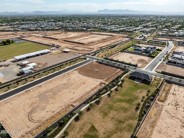 2523 E BLUE SAGE Road 106, Gilbert, AZ 85297