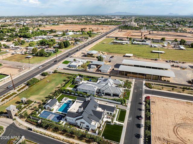 2523 E BLUE SAGE Road 106, Gilbert, AZ 85297