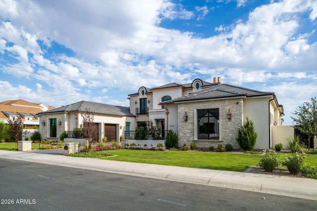 2523 E BLUE SAGE Road 106, Gilbert, AZ 85297