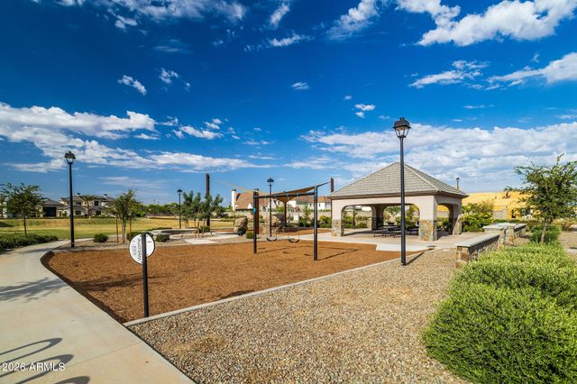 2523 E BLUE SAGE Road 106, Gilbert, AZ 85297