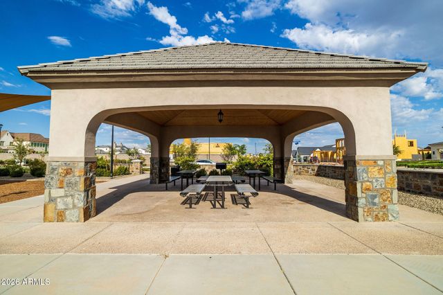 2523 E BLUE SAGE Road 106, Gilbert, AZ 85297