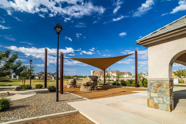 2523 E BLUE SAGE Road 106, Gilbert, AZ 85297