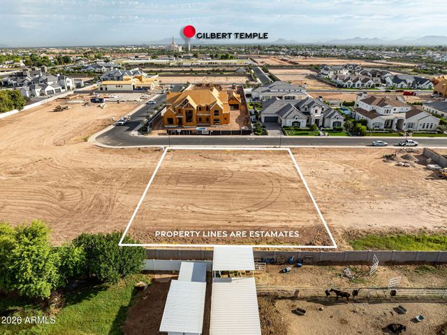 2523 E BLUE SAGE Road 106, Gilbert, AZ 85297